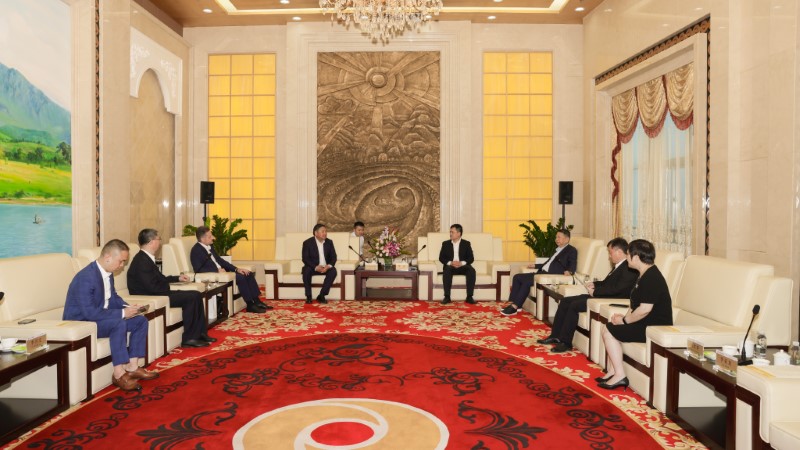 圖瓦首腦霍瓦雷格訪問紫金礦業