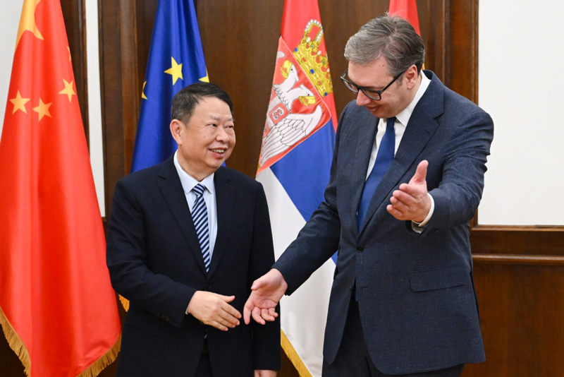 塞爾維亞武契奇總統會見陳景河董事長